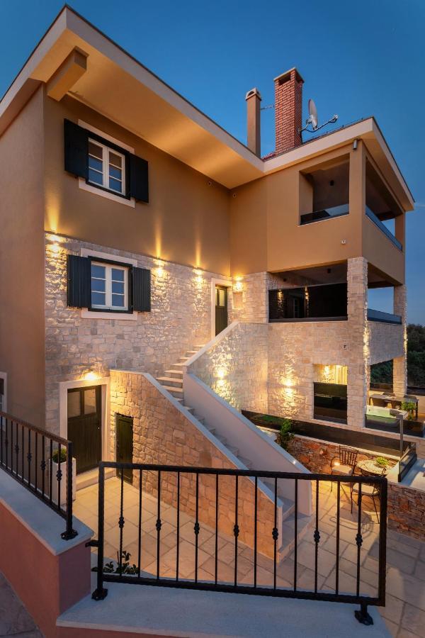 Teona Luxury Apartment With Jacuzzi And Terrace Sea View سالي المظهر الخارجي الصورة